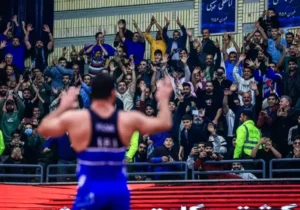 اعتراض کمیل قاسمی به تصمیمات داوری /فینال لیگ کشتی جنجالی شد