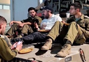 خاخام معروف «ایلی شلانگر» در حنوکای خونین کشته شد