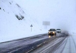 راه ارتباطی ۵۰ روستای بروجرد بر اثر بارش برف مسدود شد