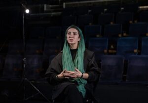 زندگی تئاتری افسانه ماهیان مستند شد