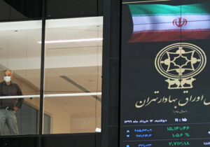سه ضلع بیاعتنایی بورس به دلار