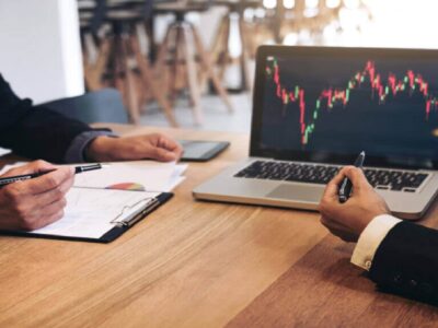 شاخص بورس در لبه پرتگاه؛ بازار دوباره رشد می کند؟