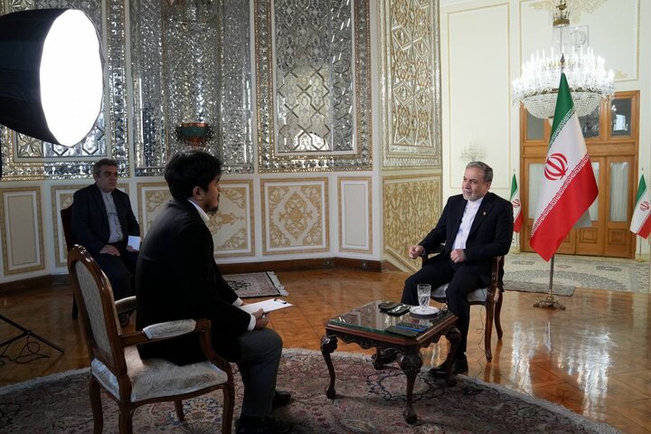 عراقچی: به دیکته آمریکا گوش نمیکنیم؛ مذاکره فقط بر اساس حقوق هستهای آمریکا به دنبال مذاکره نیست و من کسی نیستم که به دیکته دیگران گوش کنم