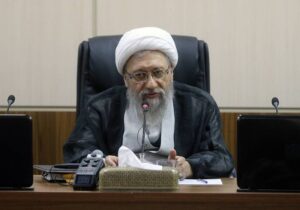 آملی لاریجانی: دولت افکار عمومی را برای جراحی بزرگ اقتصادی اقناع کند