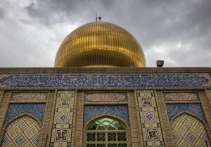 حجت الاسلام عالی در امامزاده صالح فرحزاد سخنرانی می‌کند