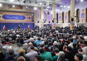 دیدار خانواده شهدای اقتدار با رهبر انقلاب در روز میلاد امیرالمومنین(ع)