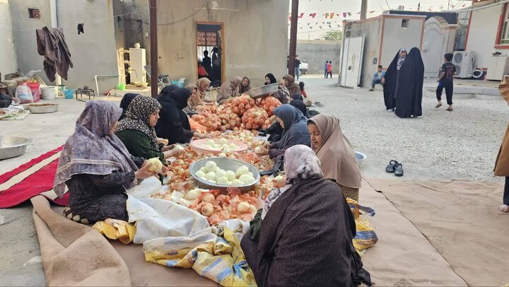 بزرگترین پخت غذای نذری بوشهر در دوراهک؛آیینی ریشهدار در مسیر انتظار بزرگترین پخت غذای نذری بوشهر در دوراهک؛آیینی ریشهدار در مسیر انتظار