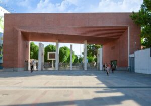 تداوم آموزش حضوری در دانشگاه شریف؛ ممنوع‌الورود شدن تعدادی دانشجو