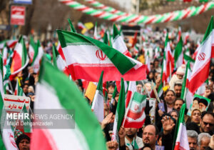 تداوم مسیر پیشرفت مرهون تلاش بی‌وقفه مردم و خدمتگزاران نظام است