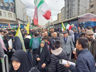 حضور رئیس دانشگاه تهران و اعضای هیئت رئیسه در راهپیمایی ۲۲ بهمن