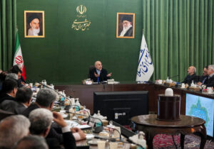 قالیباف: هیچ وظیفهای مهمتر از آگاهیبخشی به جامعه نداریم
