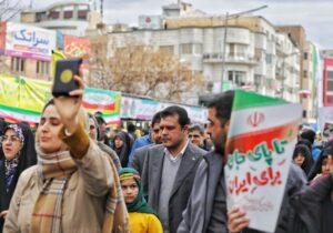 معاون علمی رئیس‌جمهور در راهپیمایی ۲۲ بهمن حضور یافت