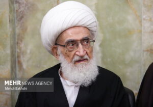 موتورسواری بانوان با رعایت موازین شرعی و اخلاقی اشکالی ندارد