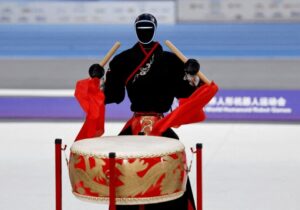 پای روبات های انسان نما به تلویزیون چین باز شد