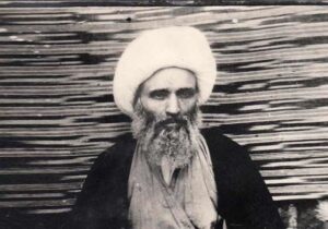 کدام مرجع تقلید همراهی با مخالفان مشروطه را محاربه با امام زمان دانست؟