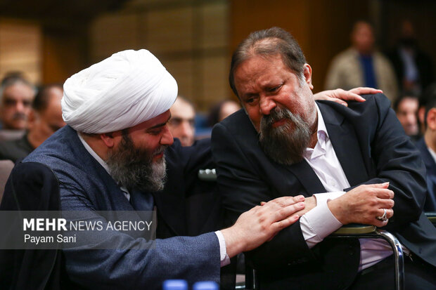کوروش زارعی تجلیل شد؛ هنرمندی که در خارج بیشتر از ایران طرفدار دارد کوروش زارعی تجلیل شد؛ هنرمندی که در خارج بیشتر از ایران طرفدار دارد