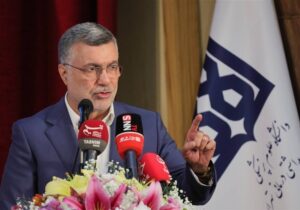 وزیر بهداشت: اعضای نظام سلامت در شرایط جنگی کنونی بدون وقفه پای کار هستند