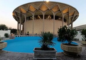 آغاز سال تئاتری ۱۴۰۵ با بیش از ۱۱ اثر؛ نمایشی درباره برده‌داری اجرا شد