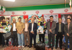 آیین تجلیل از ۲ خدمه ناو دنا در اراک برگزار شد