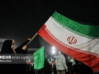 اجتماع شبانه مردم کاشان همراه با گرامیداشت شهدای ورزشکار