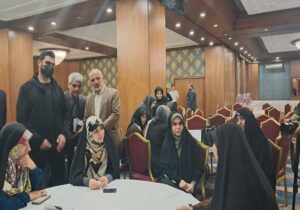 تأکید بهروزآذر بر تداوم خدمت‌رسانی به خانواده‌های آسیب‌دیده در جنگ