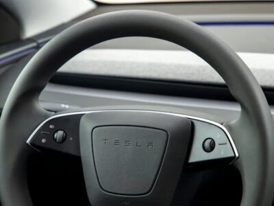 تسلا شکایت مرگ یک نوجوان در خودرویش را تسویه کرد