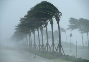 تهرانی‌ها آماده باشند/ وزش باد شدید و بارش باران در راه است