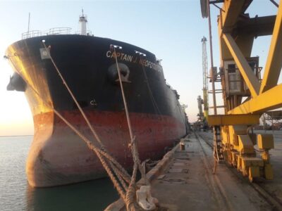 عبور موفق کشتی دانه سویا به‌سمت بندر ایران با وجود تهدید پوچ آمریکا