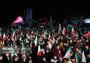 لانچر و موشک در تجمع مردم احمدآباد مشهد