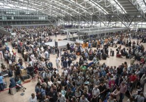 لغو ده‌ها هزار پرواز در آلمان به دلیل کمبود سوخت