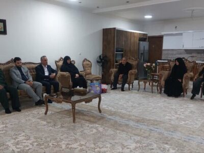 مسئولان کنگان با خانواده شهید جنگ رمضان دیدار کردند