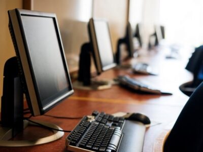 پاسخ به مطالبات دانشجویان دانشگاه تهران درباره اینترنت و حذف درس