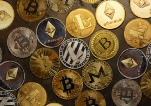 آخرین قیمت رمزارزها/ بیتکوین صعود تا پشت مرز ۸۳ هزار دلار و تتر همچنان در مسیر کاهش قیمت