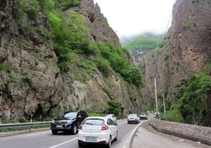 آخرین وضعیت ترافیکی و جوی محورهای مواصلاتی کشور / جاده چالوس و آزادراه تهران ـ شمال بازگشایی شد