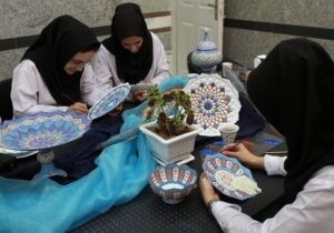 اجرای مرحله دوم حمایت معیشتی از زنان آسیبدیده بازارچه جنت