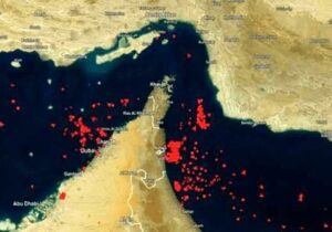 افزایش دامنه نفوذ ایران در تنگه هرمز/ بلومبرگ: کشتیها از تنگه فاصله گرفتند