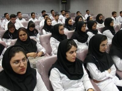 امتحانات پایان ترم این دسته از دانشجویان حضوری برگزار می‌شود