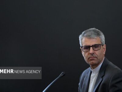امپراطور ناچار شد با واقعیت کنار بیاید