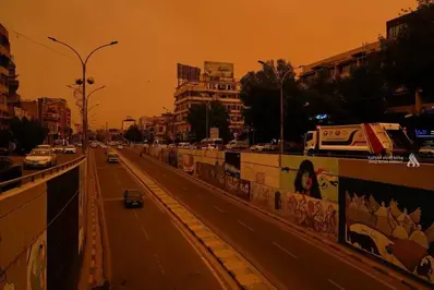 تصاویر آخرالزمانی از آسمان سرخ در بغداد+ عکس