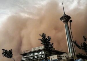 تهرانی‌ها در خانه بمانند/ تداوم باد شدید و رگبار در پایتخت