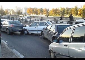 حادثه رانندگی در ساوه هفت مصدوم بر جای گذاشت؛ واژگونی آمبولانس اورژانس