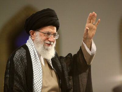دعوت علمای عراق از حجاج خانه خدا برای انجام حج به نیت رهبر شهید