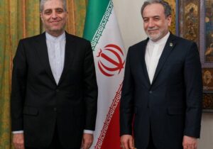 دیدار سفیر جدید ایران در ویتنام با وزیر امور خارجه