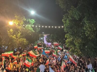 شعار و مطالبه مردم کرمانشاه از مسئولین در اجتماع شبانه