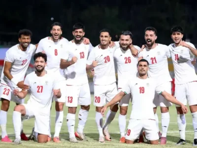 طرح جالب دیوارنگار میدان انقلاب همزمان با بدرقه تیم ملی به جام جهانی+ عکس