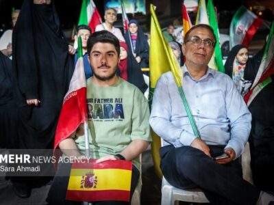 کلاله در شب هشتاد و نهم؛ خیابانها همچنان میزبان حضور مردم