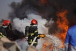 آتش‌سوزی گسترده در شهرک صنعتی قمصر مهار شد