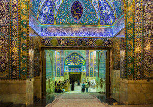 آغاز پویش ملی هدیه یک کاشی از حرم امام حسین(ع) به رهبر شهید