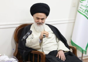 آیت الله حسینی بوشهری: بار گرانی باید از دوش مردم برداشته شود