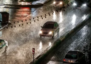 باران در برخی جادههای شمال/هشدار جدی به مسافران تعطیلات